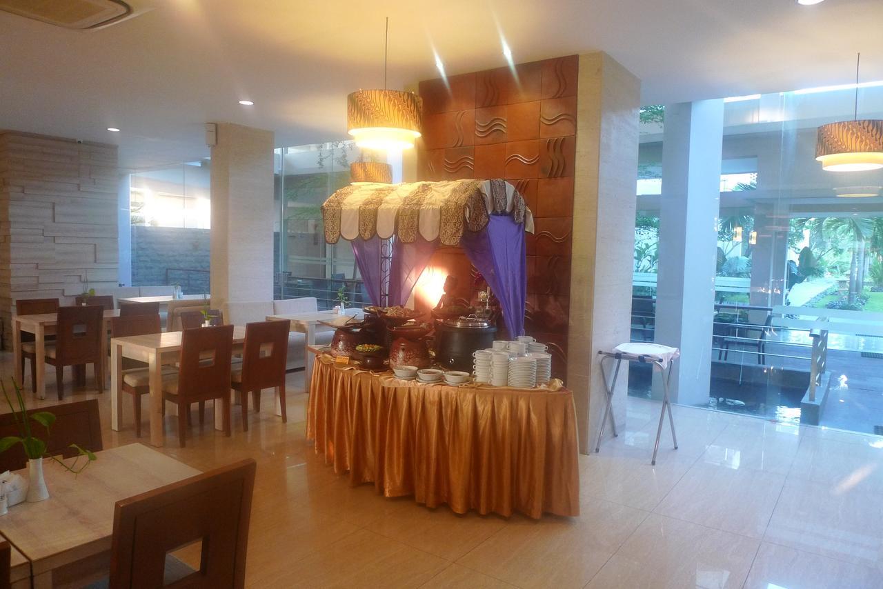 Lombok Raya Hotel Матарам Екстер'єр фото