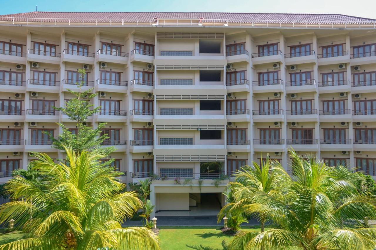 Lombok Raya Hotel Матарам Екстер'єр фото